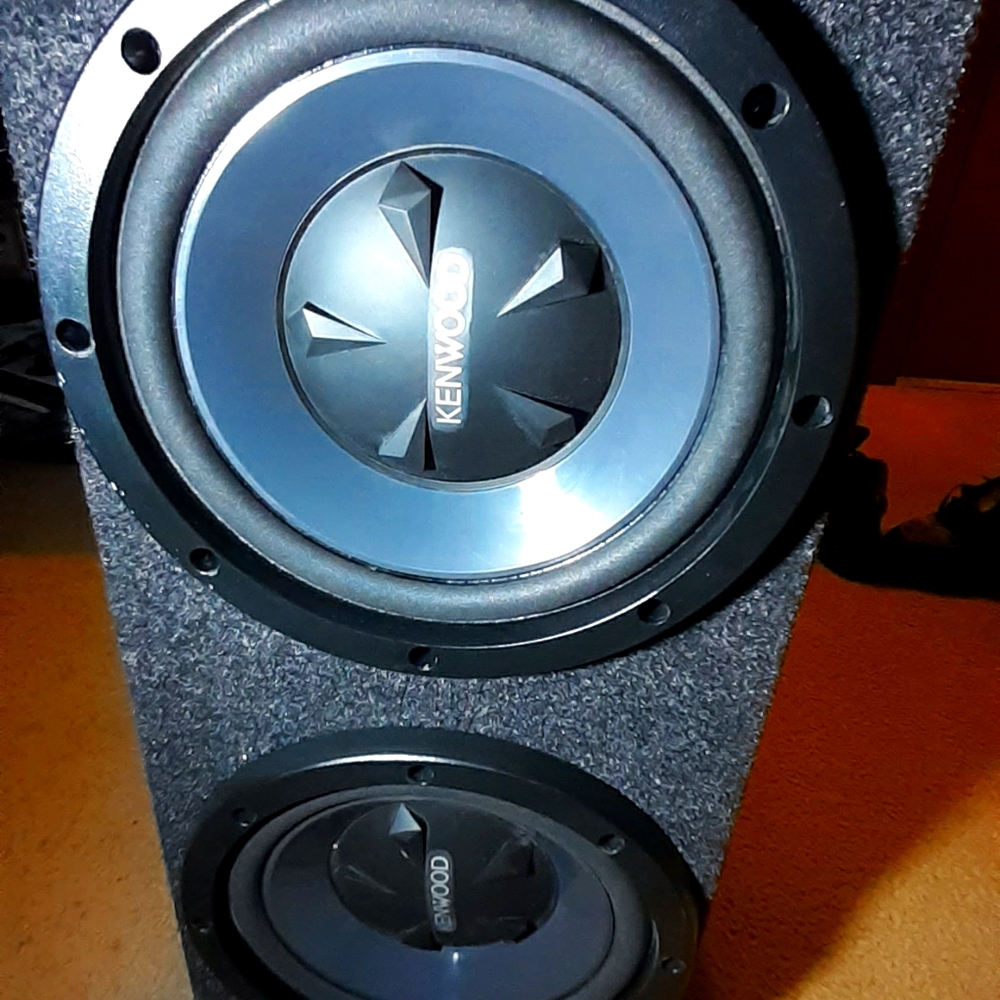 Kenwood subs box and amp